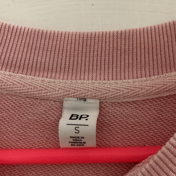 BP. Crewneck - Picture 2 of 3
